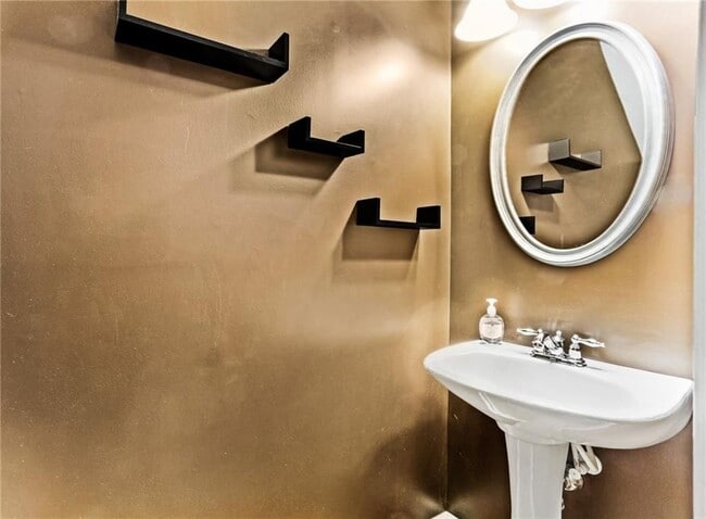 Photo - 9830 Murano View