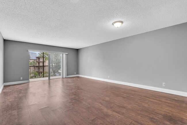 5961 N Falls Circle Dr Unidad 309