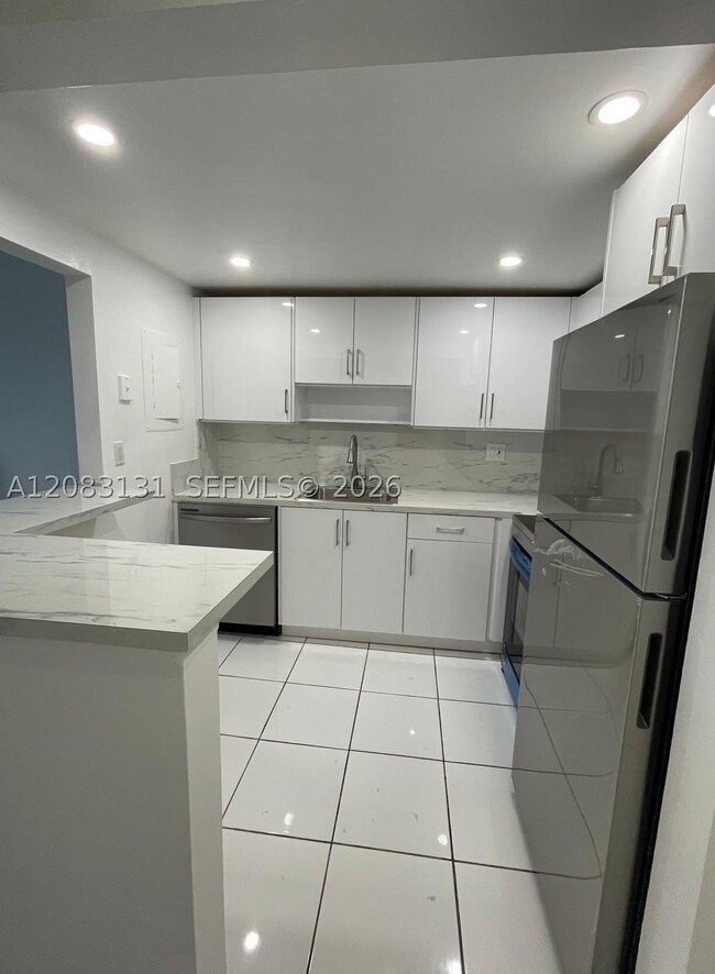 1465 NE 123rd St Unit 412