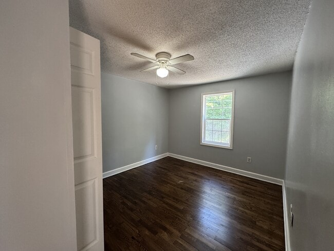 Building Photo - 1276 Hillcrest Rd Rental