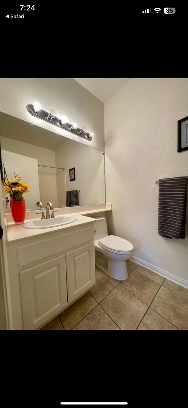 Photo - 2220 Camino de la Reina Unit 303