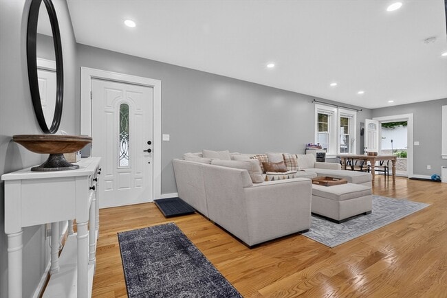 Photo - 248 Washington St Unidad -