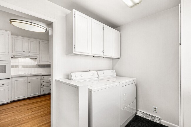Photo - 3260 S Bellaire St