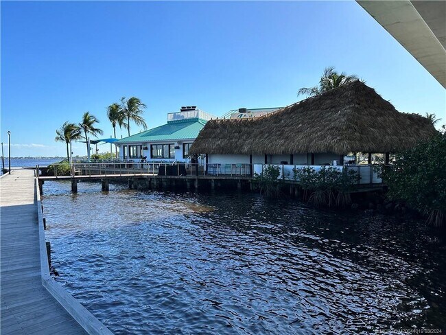 Photo - 2632 NE Pelican Wy