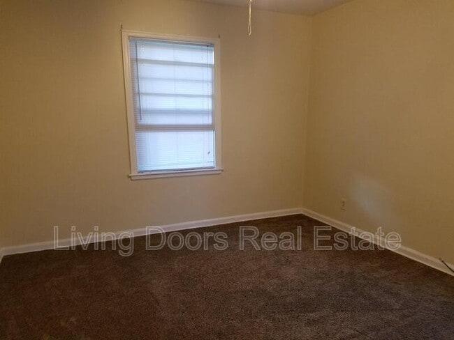 Photo - 315 S 47th St