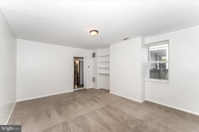 Photo - 15 W Frederick St