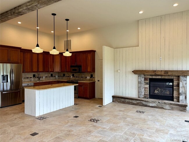 Building Photo - 335 Herricks Ln Rental
