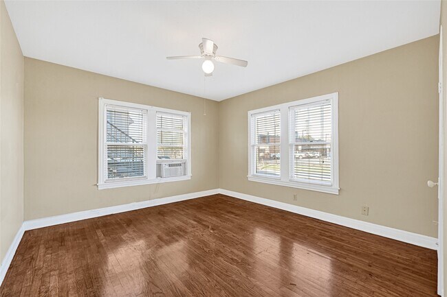 Photo - 4304 Pease St