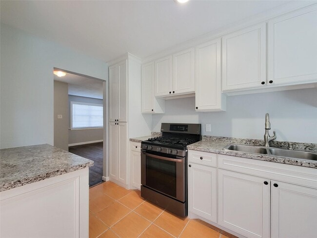 Photo - 12422 Mylla St