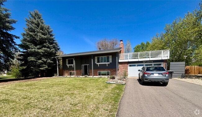 Building Photo - Spacious 3-Bedroom, 2-Bathroom Home on Lar...
