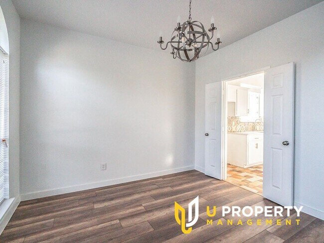 Photo - Location! Location! Nature light throughou...