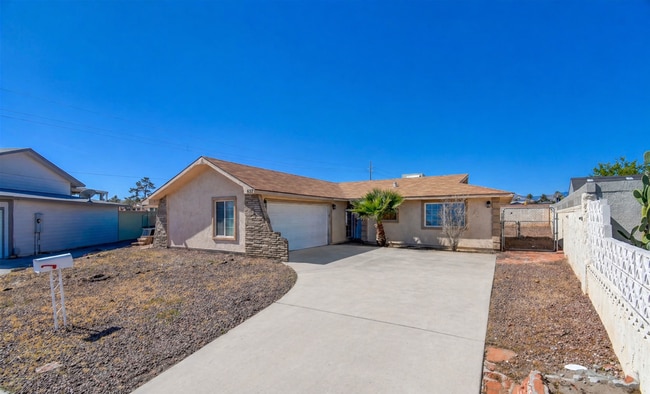 Building Photo - Fabulous 3-bedroom 2-bathroom home