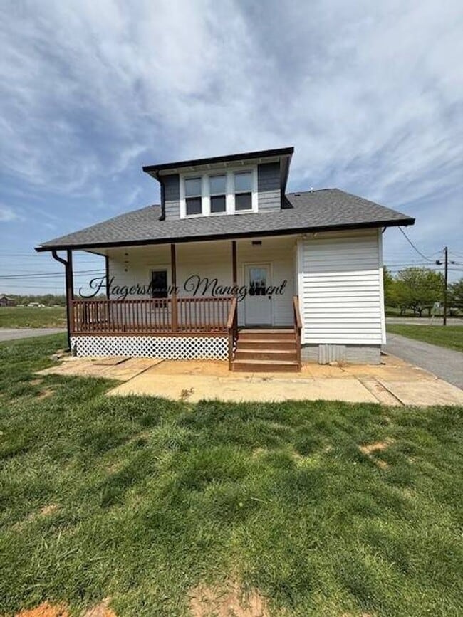Photo - BEAUTIFUL HOME ON W OAK RIDGE