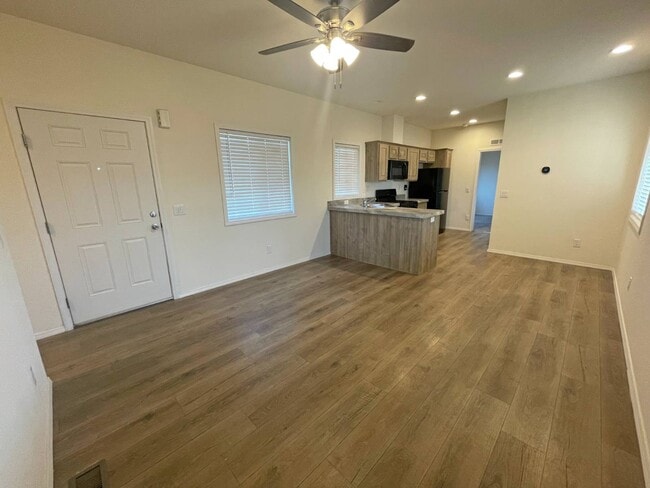 Photo - 5510 Clark Rd