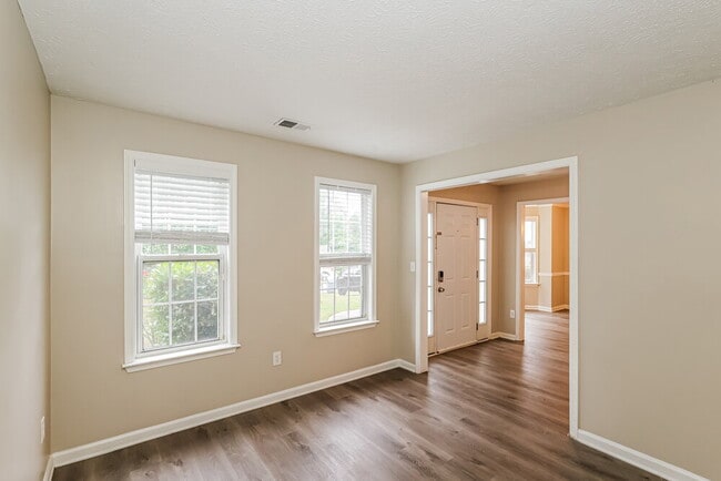 Photo - 4970 Promenade Dr SW