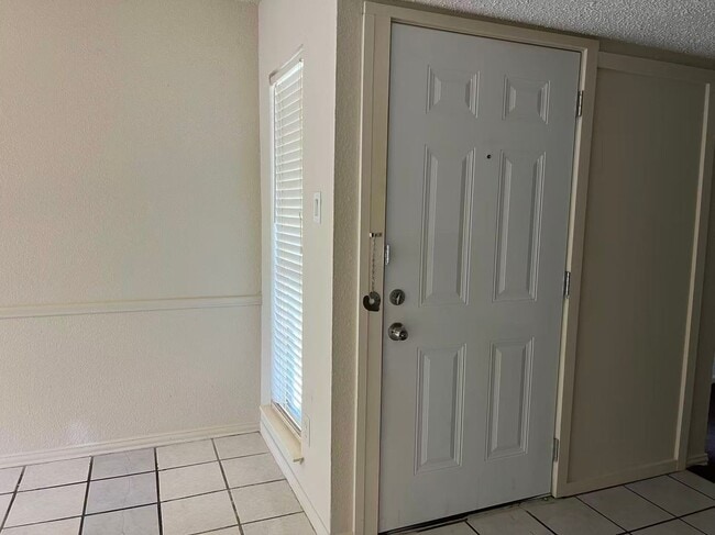 Photo - Beautiful 3 Bedroom 2 Bathroom in Plano!