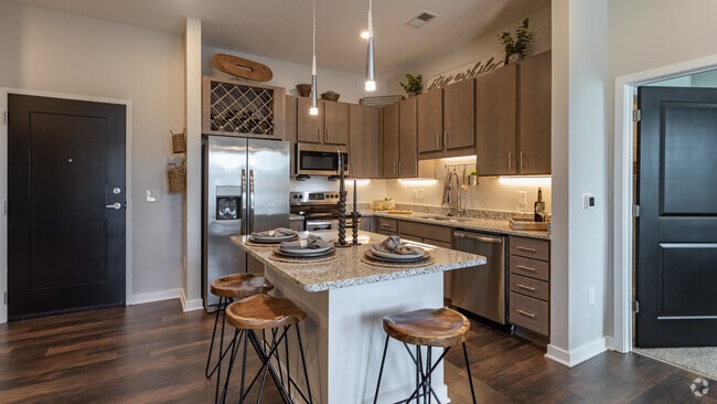 2BR,2BA,-The New Hampshire