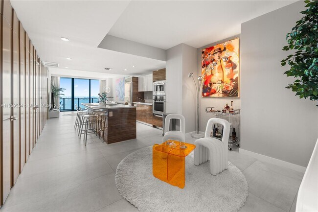 Building Photo - 460 NE 28th St Unit 3605 Rental