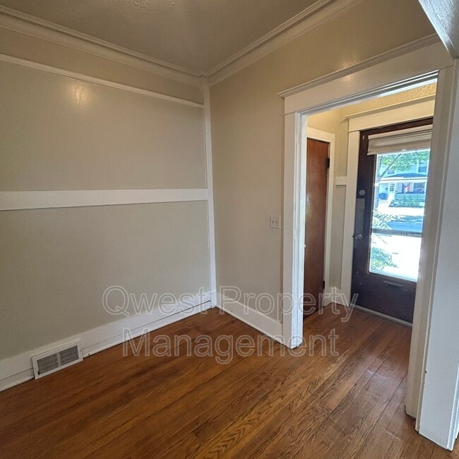 Photo - 1335 Logan St SE