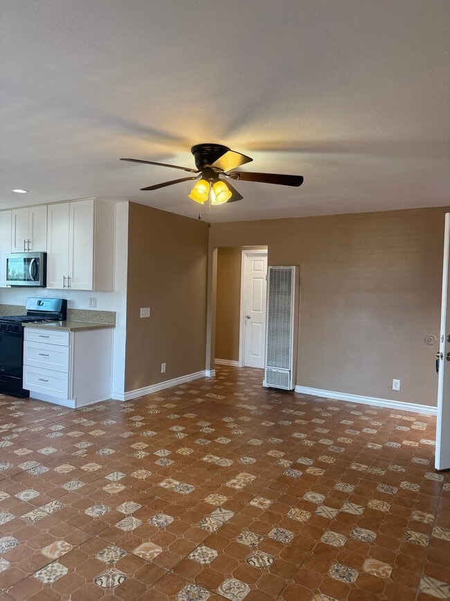 Photo - 809 N Carey Rd