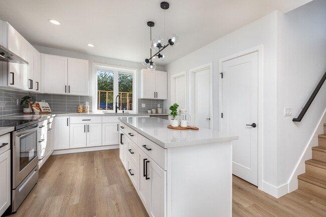 Photo - Ballard Living: Contemporary 5BR, 3.5BA Top-Level Unit!!