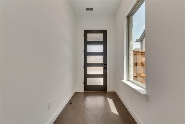 Photo - 635 Caprice Blf