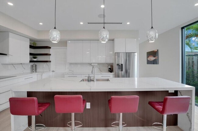 Building Photo - 1238 NE 17th Ave