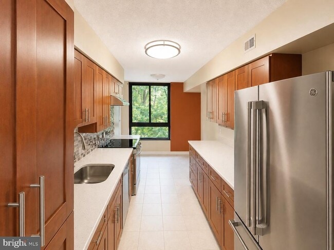 Photo - 1808 Old Meadow Rd Unit 1005