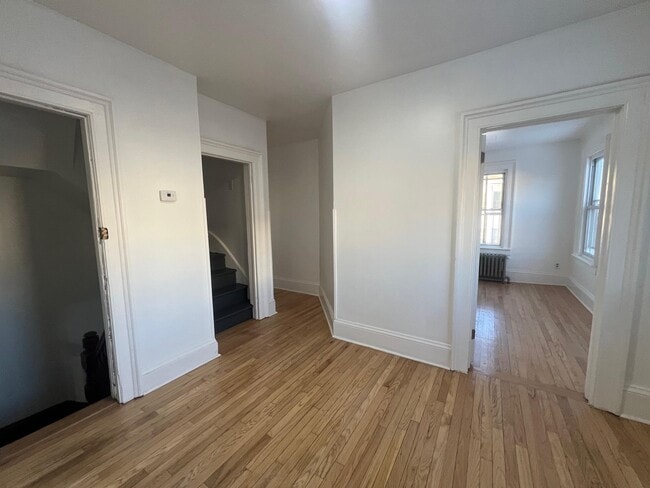 Photo - 216 Smith St