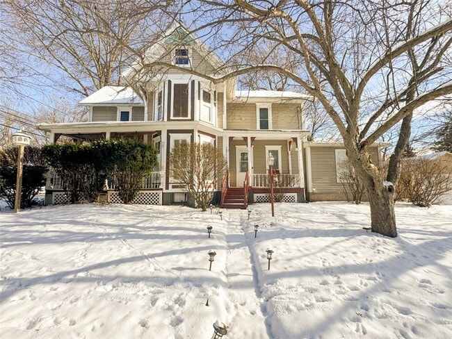 Photo - 41 W Buffalo St