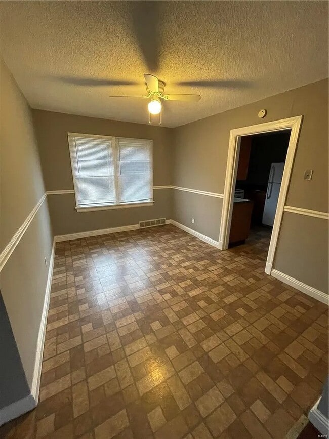 Photo - 207 Newell Dr