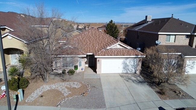 Great Single Story Home In Highly Desirabl... - Great Single Story Home In Highly Desirabl...