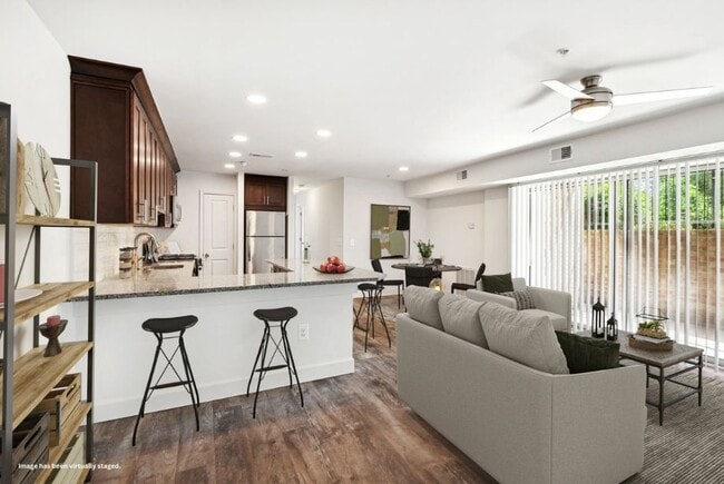 Photo - Hampton Manor Apartments & Townhomes