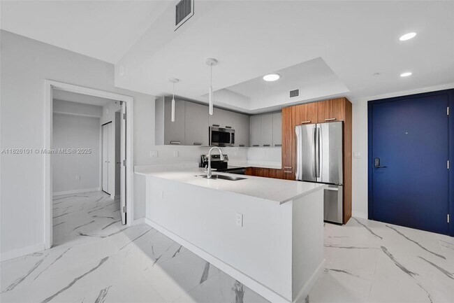 Photo - 840 NE 130th St Unidad 410
