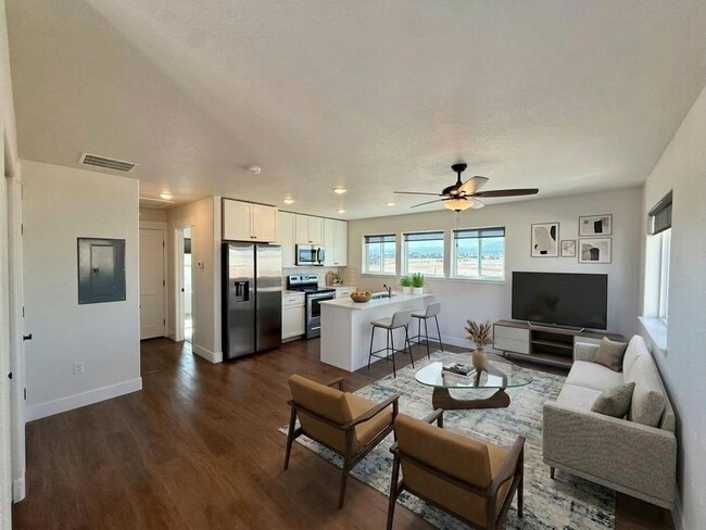 Building Photo - 2837 Urban Pl Unit B