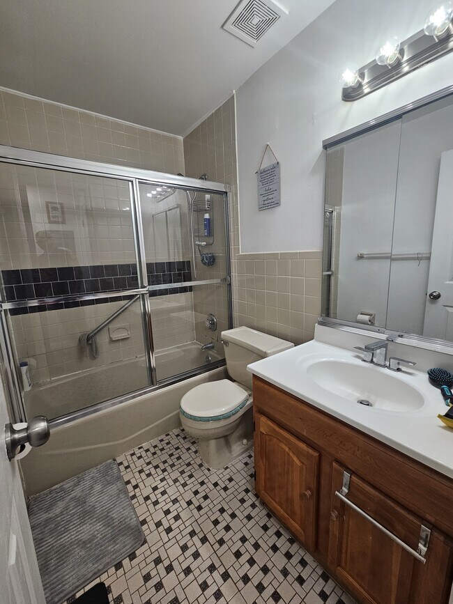 Photo - 321 Kennedy Dr Unit 301