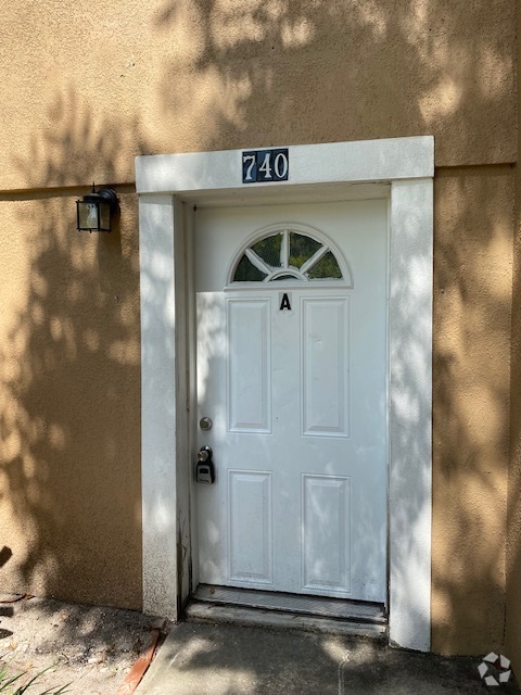 Building Photo - 2/1 in DeLand, water included, $1,350/month! Unit 1 Rental