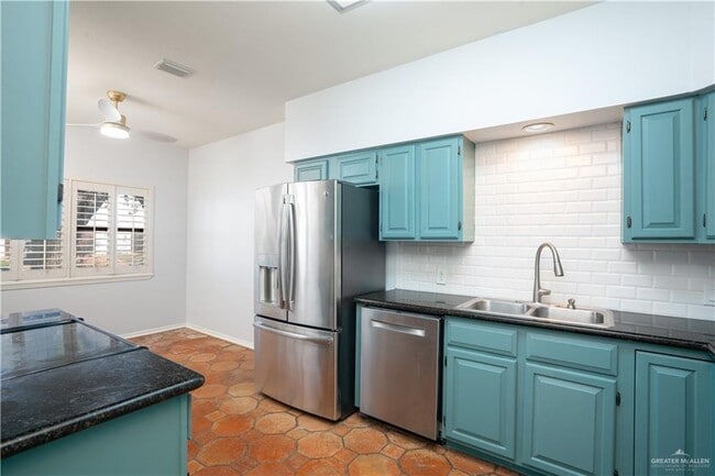 Photo - 24 Shasta St