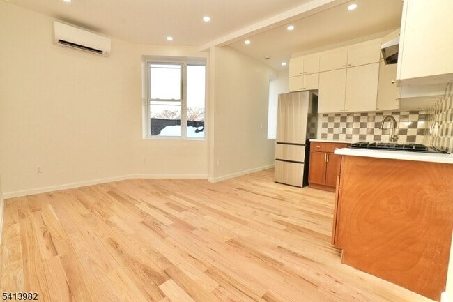 Photo - 15 Palisade Ave Unit 7