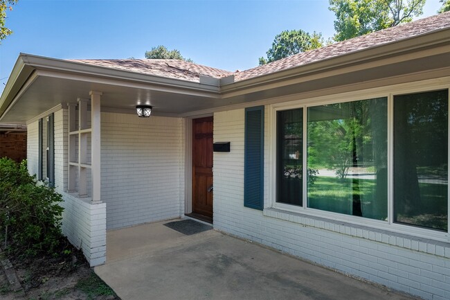 Photo - 2227 Libbey Dr
