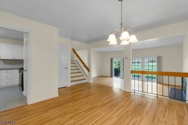 Photo - 10 Shelley Pl