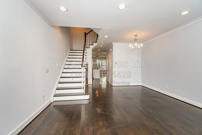 Photo - 210 S Patrick St