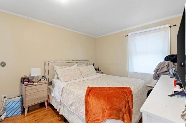 Photo - 487 Emerson Pl