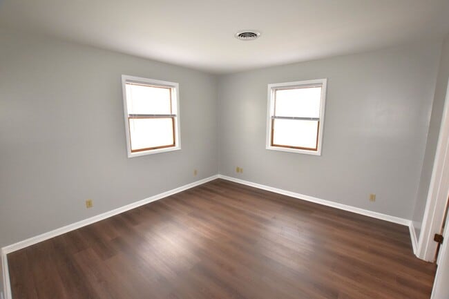 Photo - 13 SE 2nd St