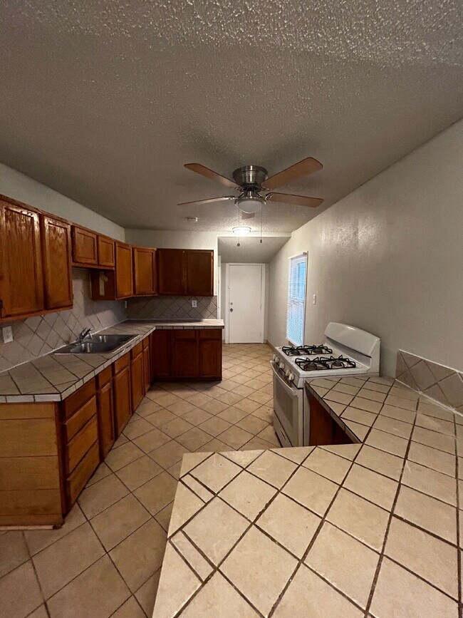 Photo - Close to Tech, 2/1 with plenty of room
