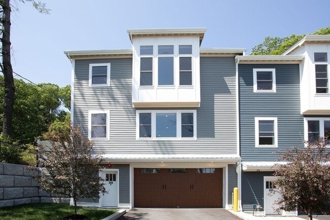 Photo - 259 Lake Ave