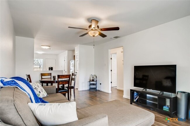 Photo - 312 W William Cannon Dr