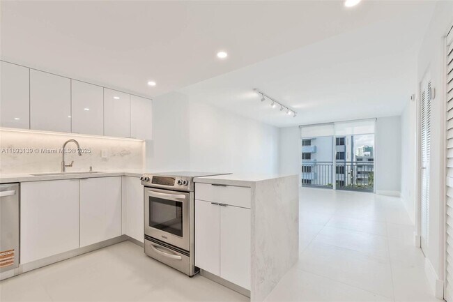 Photo - 1665 Bay Rd Unit 522