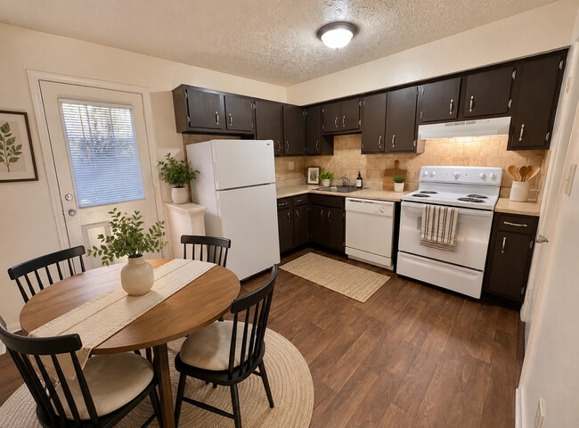 Townhome Kitchen - Virtually Staged by Chat GPT - Glenview Apartments