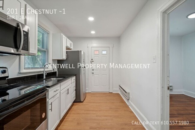 Photo - 201 E Chestnut St